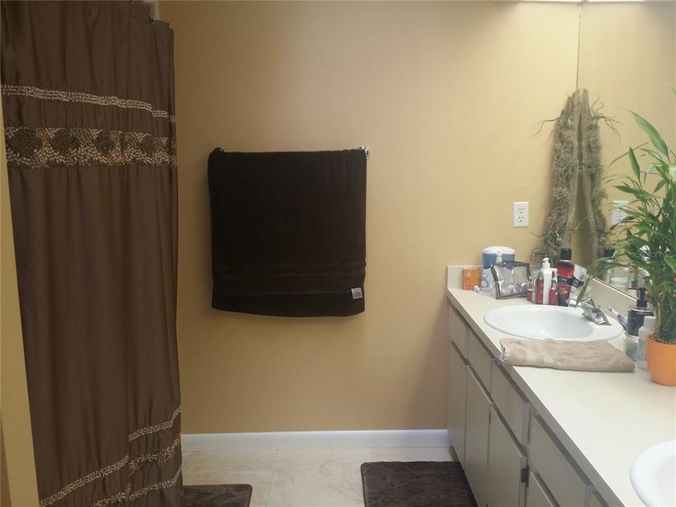 For Sale: $269,900 (2 beds, 2 baths, 1614 Square Feet)