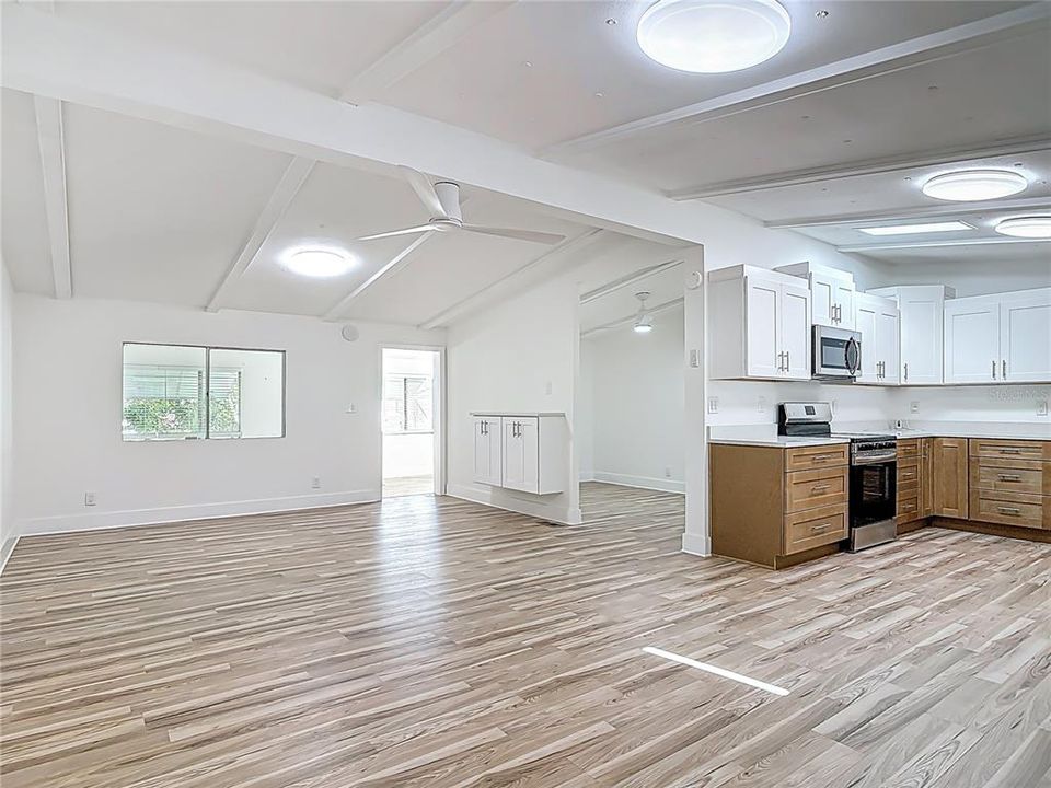 For Sale: $287,000 (3 beds, 2 baths, 1588 Square Feet)