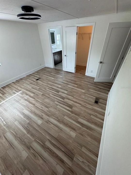 For Sale: $287,000 (3 beds, 2 baths, 1588 Square Feet)