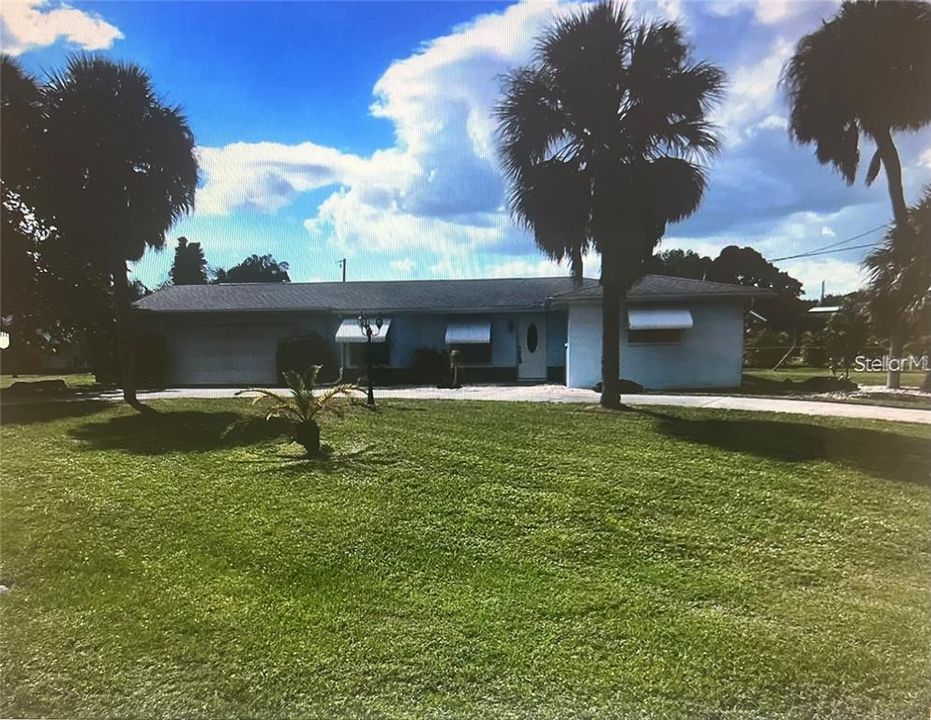 For Sale: $249,000 (2 beds, 2 baths, 1613 Square Feet)