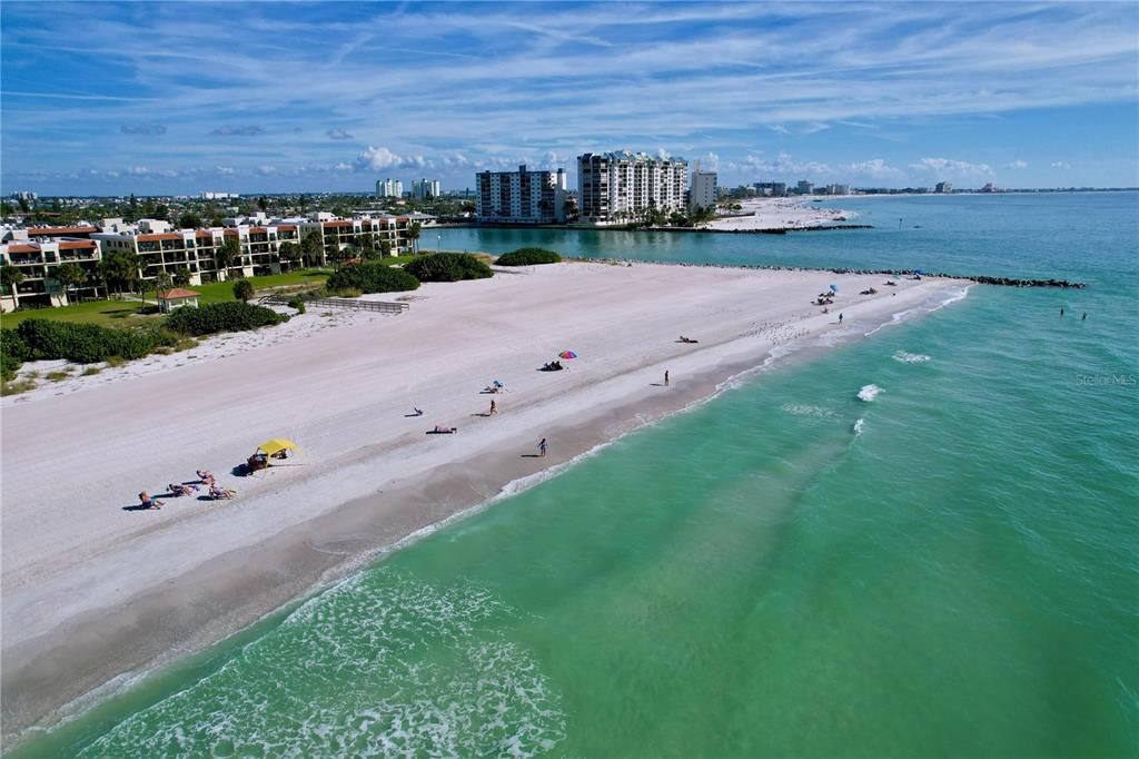 For Sale: $1,150,000 (2 beds, 2 baths, 1255 Square Feet)