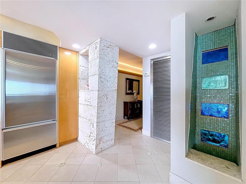 For Sale: $1,150,000 (2 beds, 2 baths, 1255 Square Feet)