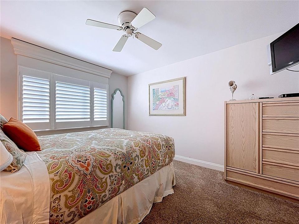 For Sale: $1,150,000 (2 beds, 2 baths, 1255 Square Feet)