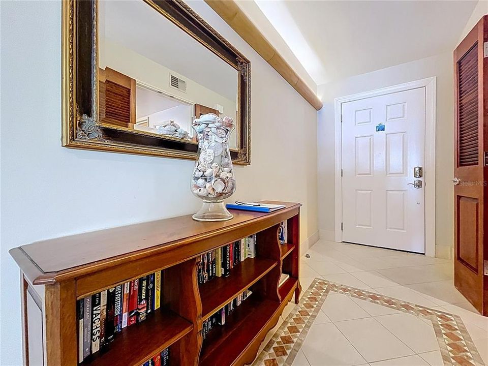 For Sale: $1,150,000 (2 beds, 2 baths, 1255 Square Feet)