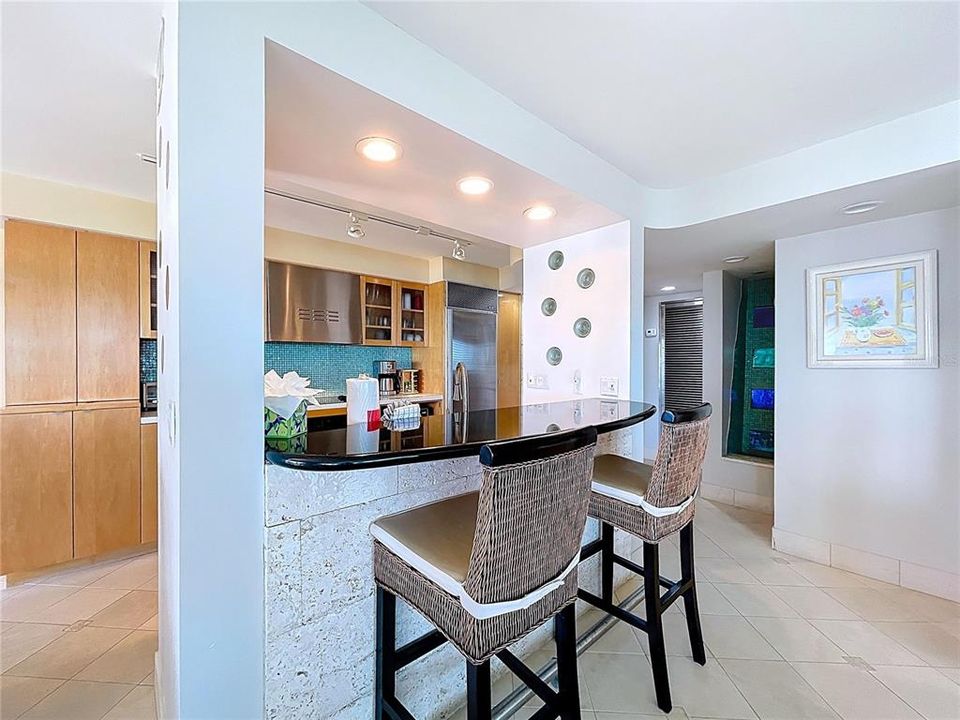 For Sale: $1,150,000 (2 beds, 2 baths, 1255 Square Feet)