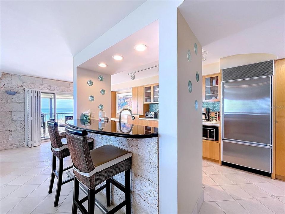 For Sale: $1,150,000 (2 beds, 2 baths, 1255 Square Feet)