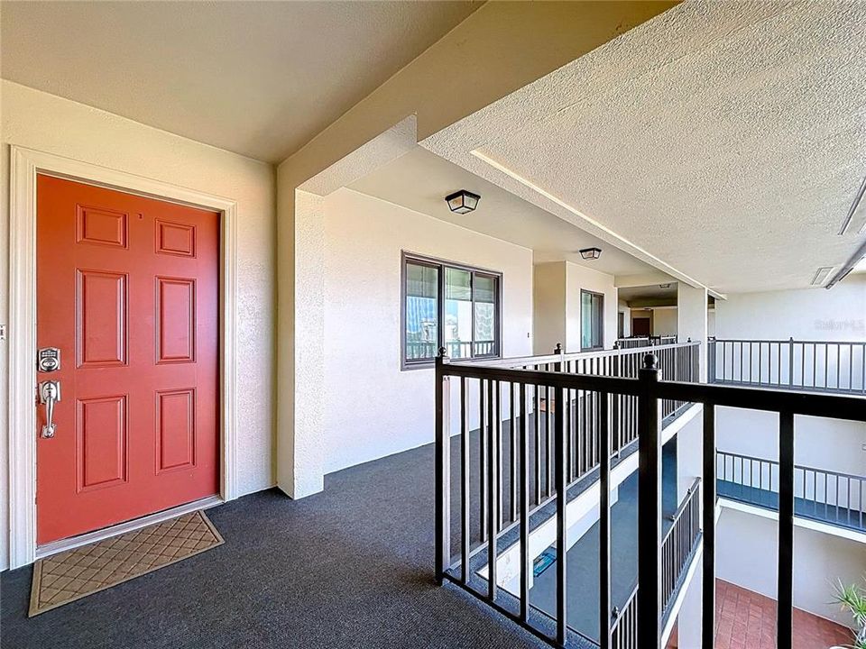 For Sale: $1,150,000 (2 beds, 2 baths, 1255 Square Feet)