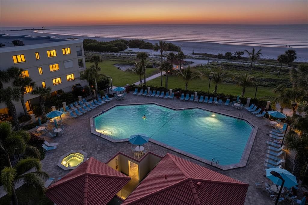 For Sale: $1,150,000 (2 beds, 2 baths, 1255 Square Feet)