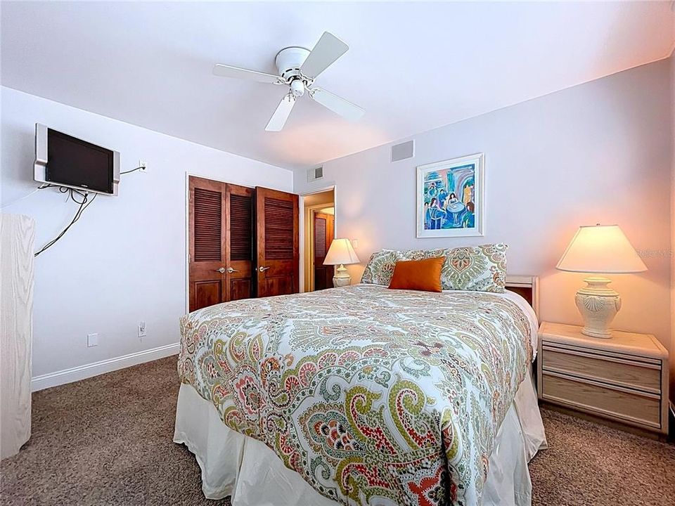 For Sale: $1,150,000 (2 beds, 2 baths, 1255 Square Feet)