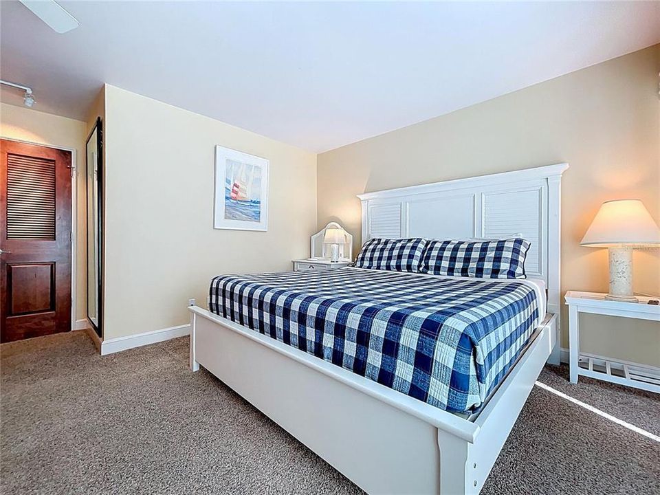 For Sale: $1,150,000 (2 beds, 2 baths, 1255 Square Feet)