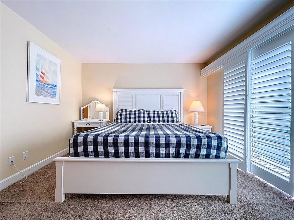 For Sale: $1,150,000 (2 beds, 2 baths, 1255 Square Feet)