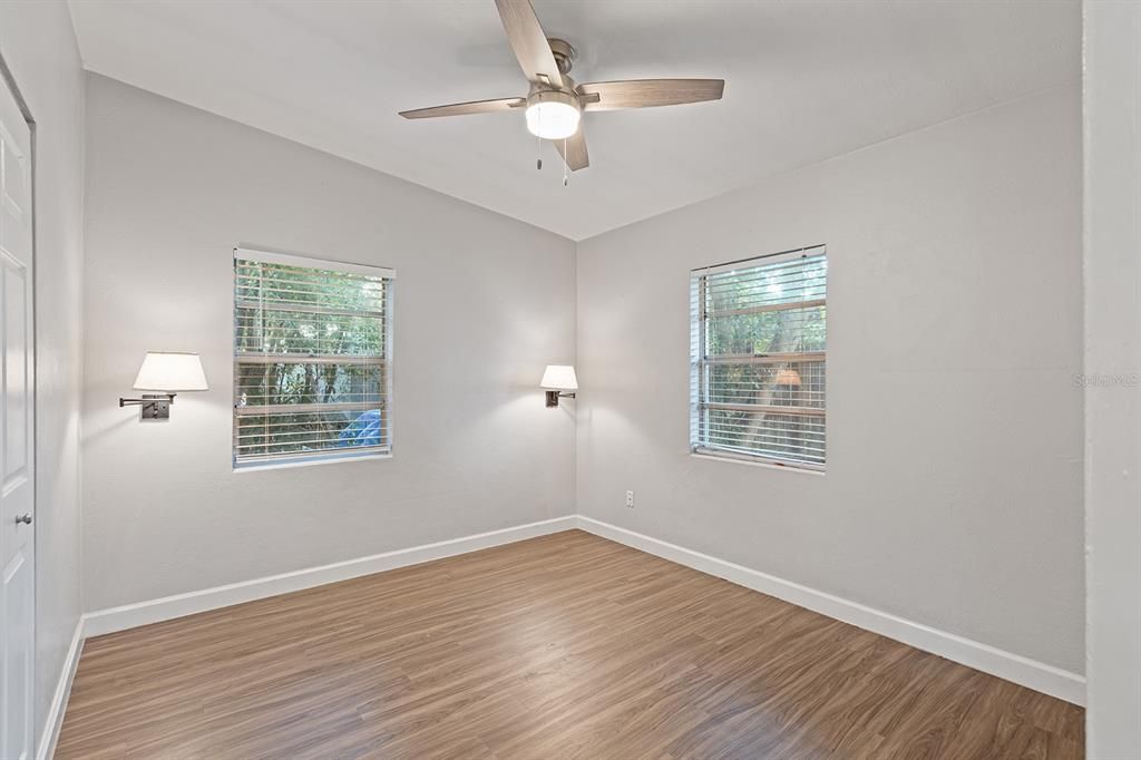 For Sale: $325,000 (3 beds, 1 baths, 1097 Square Feet)