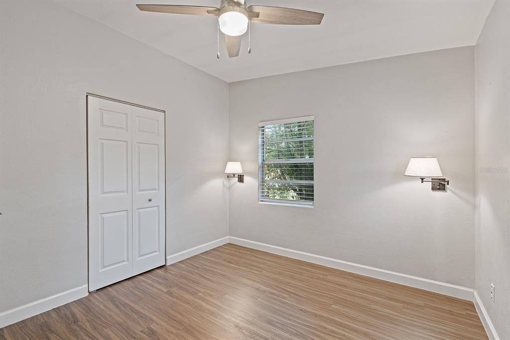 For Sale: $325,000 (3 beds, 1 baths, 1097 Square Feet)