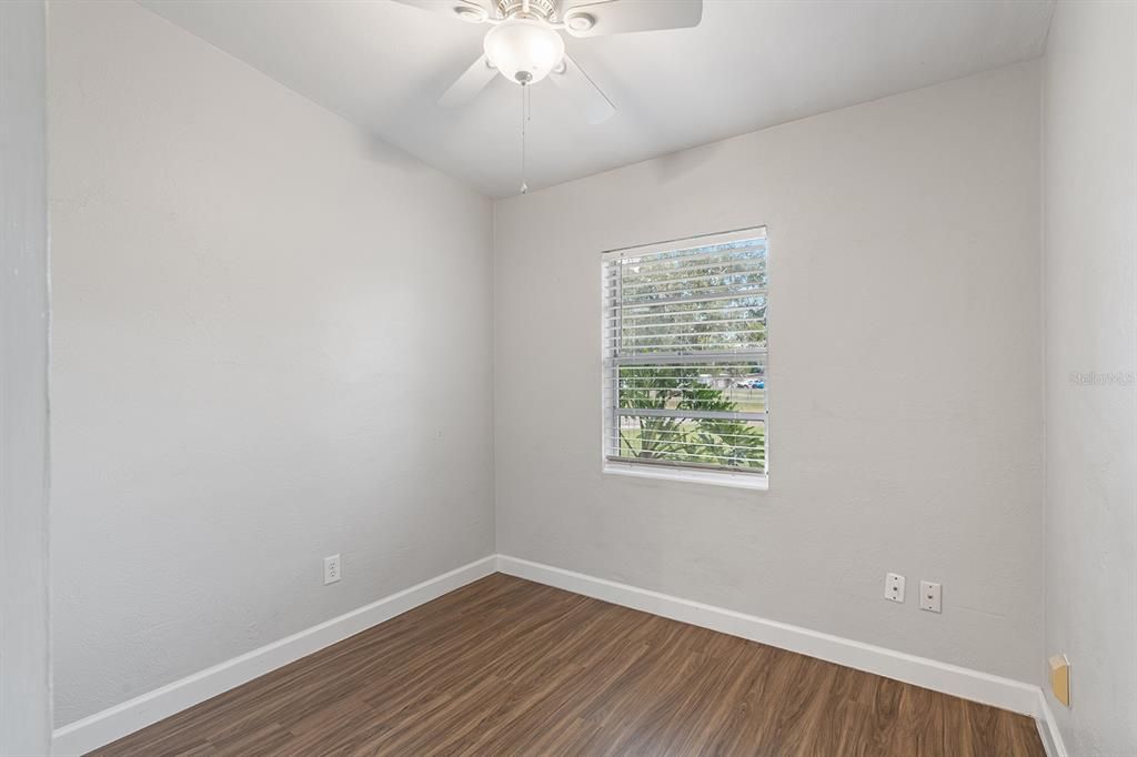 For Sale: $325,000 (3 beds, 1 baths, 1097 Square Feet)