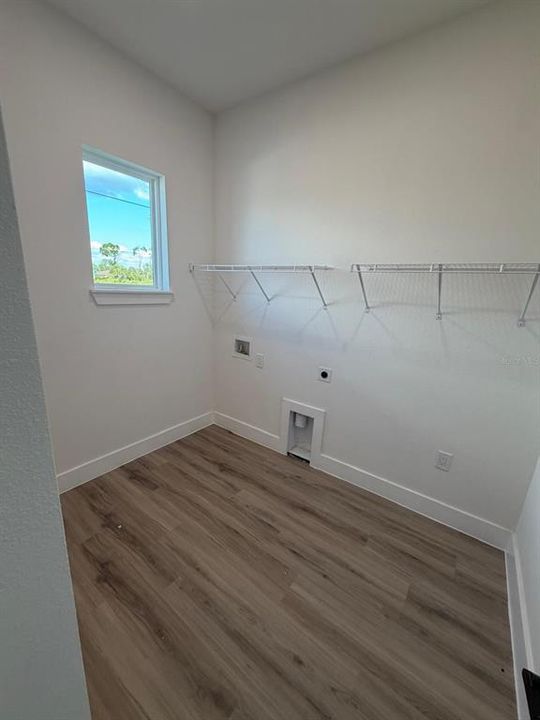 For Sale: $539,000 (3 beds, 2 baths, 1972 Square Feet)