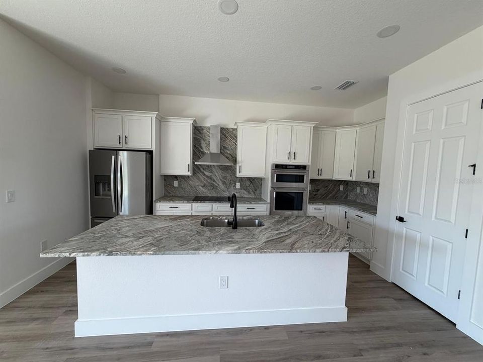 For Sale: $539,000 (3 beds, 2 baths, 1972 Square Feet)