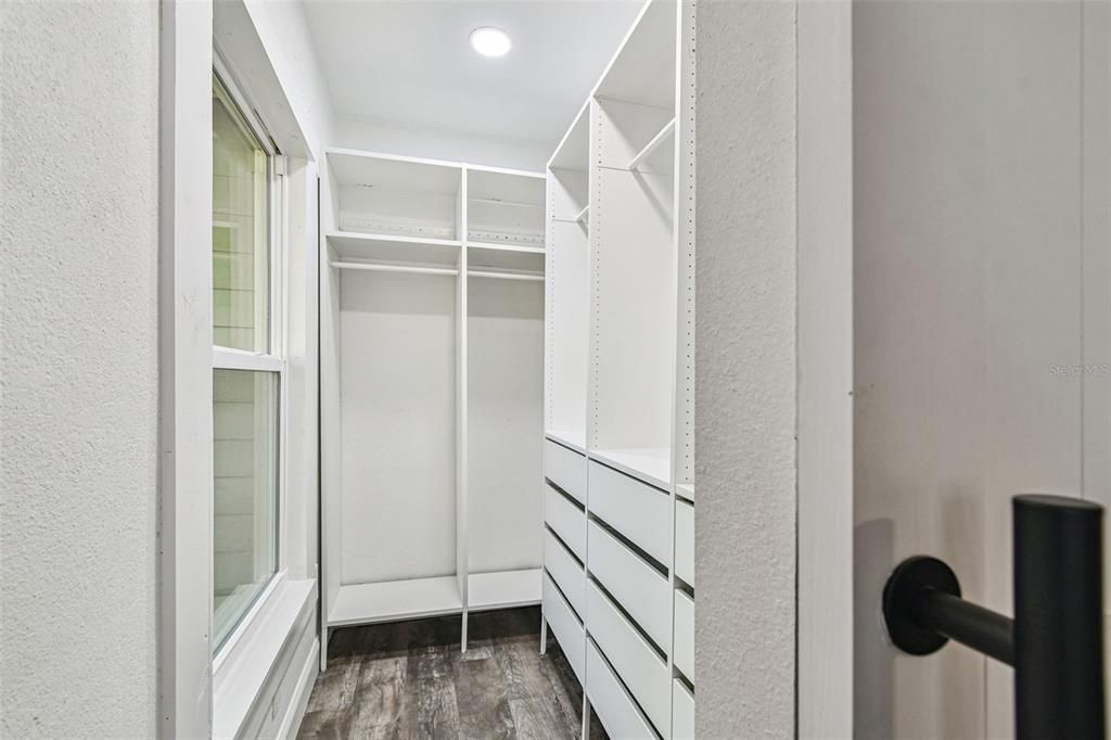 For Sale: $749,000 (3 beds, 2 baths, 1524 Square Feet)