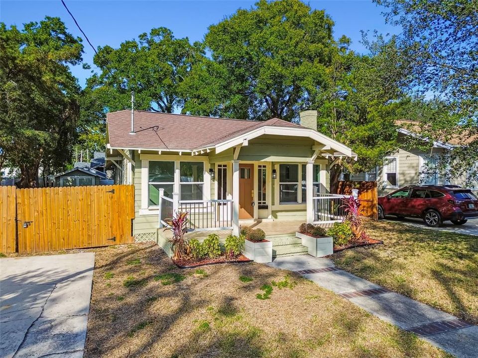 For Sale: $749,000 (3 beds, 2 baths, 1524 Square Feet)