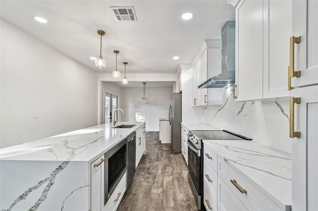 For Sale: $749,000 (3 beds, 2 baths, 1524 Square Feet)