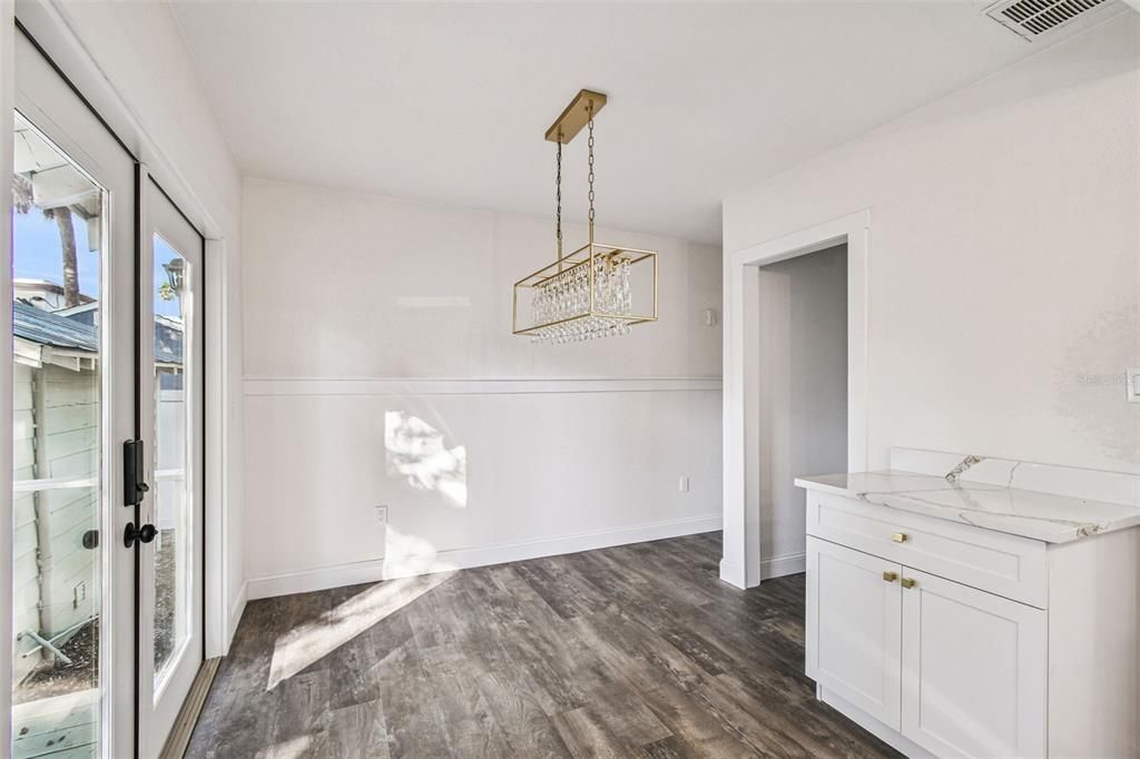 For Sale: $749,000 (3 beds, 2 baths, 1524 Square Feet)