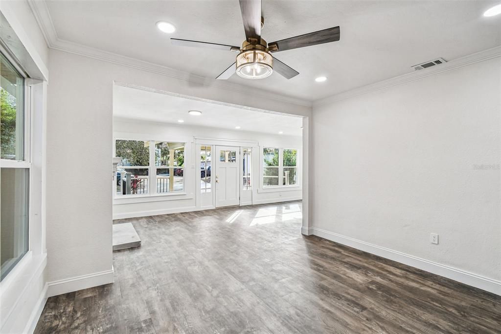 For Sale: $749,000 (3 beds, 2 baths, 1524 Square Feet)