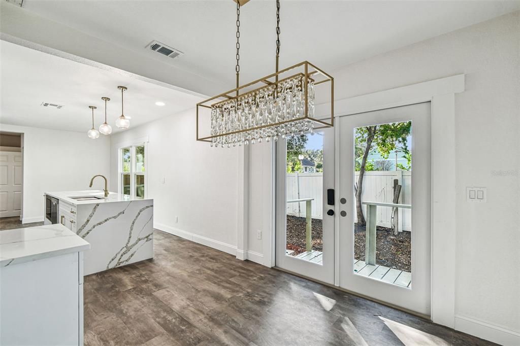 For Sale: $749,000 (3 beds, 2 baths, 1524 Square Feet)