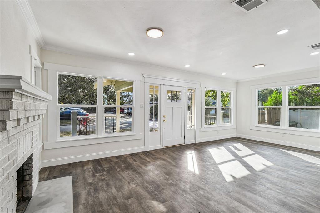 For Sale: $749,000 (3 beds, 2 baths, 1524 Square Feet)