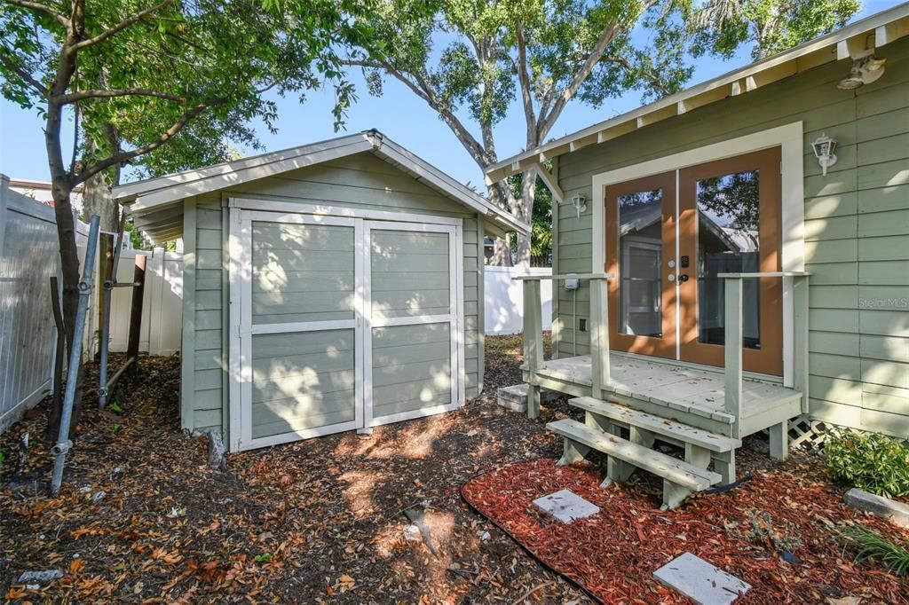 For Sale: $749,000 (3 beds, 2 baths, 1524 Square Feet)