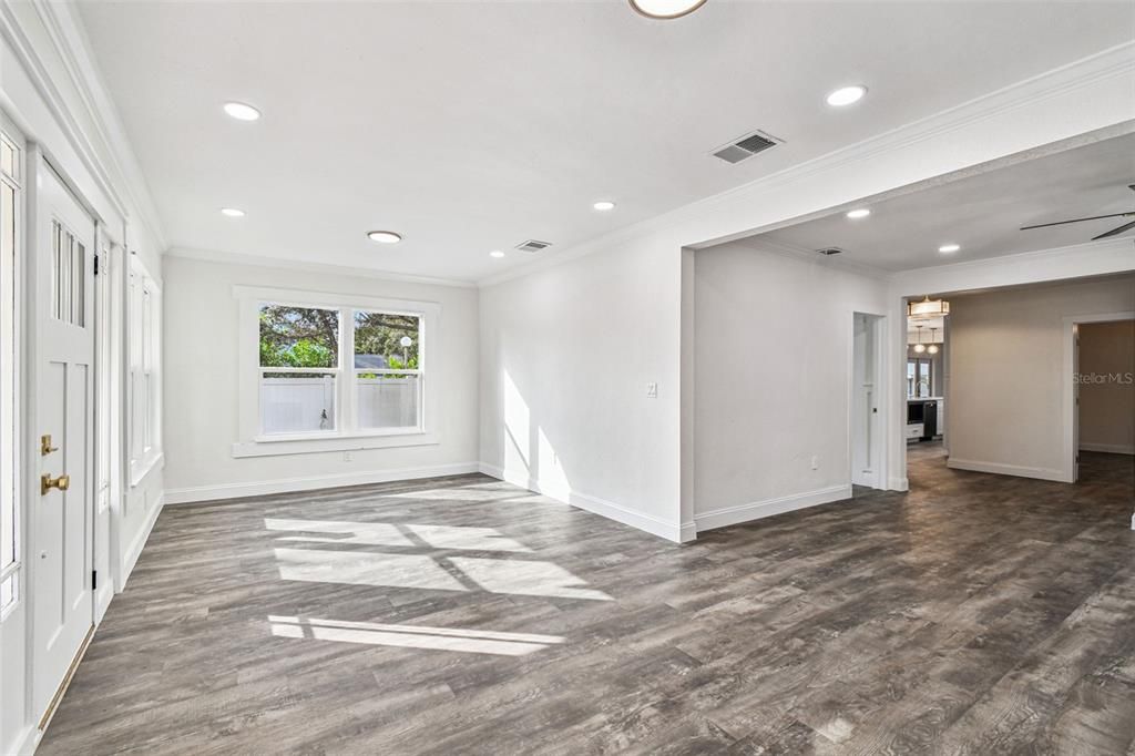 For Sale: $749,000 (3 beds, 2 baths, 1524 Square Feet)