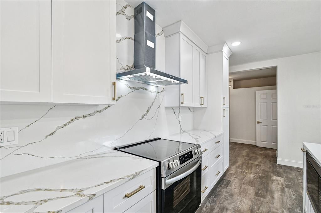 For Sale: $749,000 (3 beds, 2 baths, 1524 Square Feet)