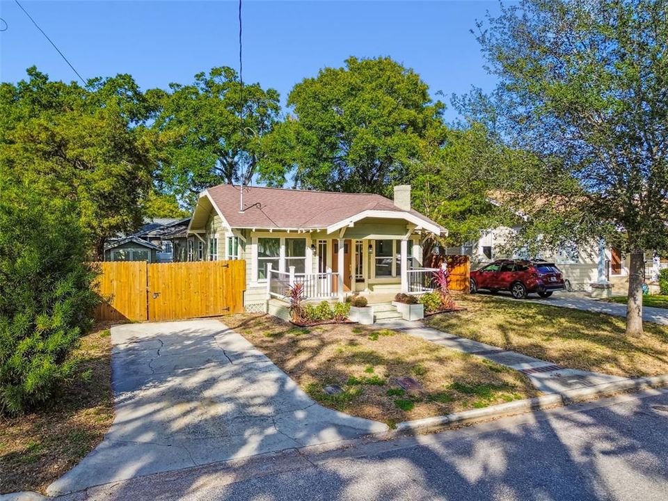 For Sale: $749,000 (3 beds, 2 baths, 1524 Square Feet)