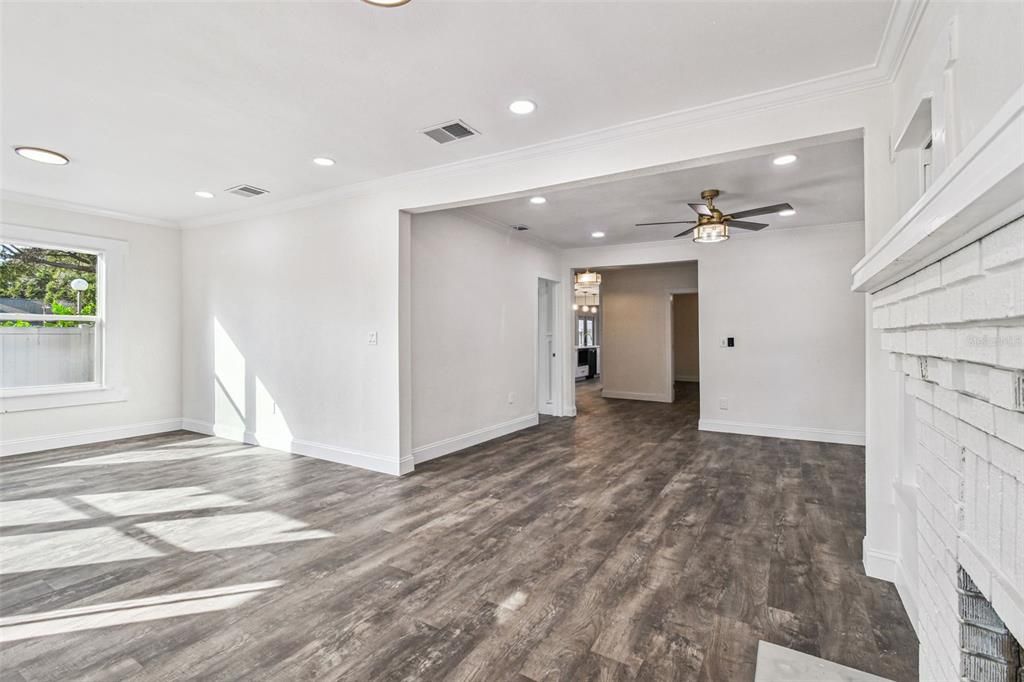 For Sale: $749,000 (3 beds, 2 baths, 1524 Square Feet)