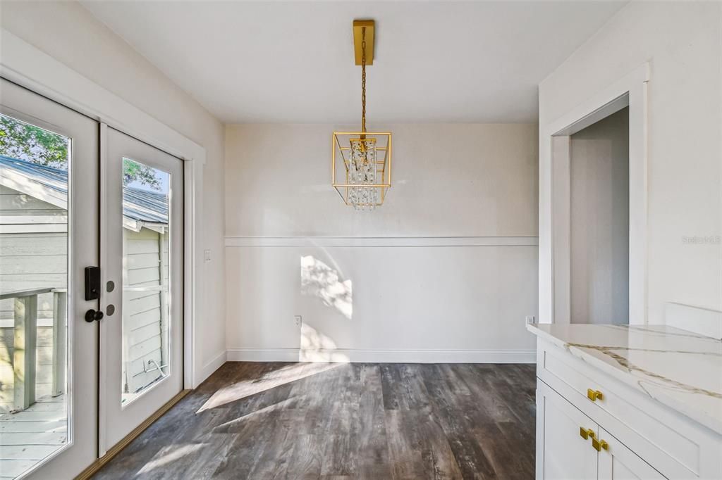 For Sale: $749,000 (3 beds, 2 baths, 1524 Square Feet)