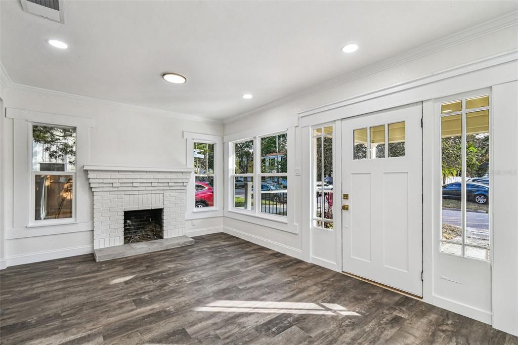 For Sale: $749,000 (3 beds, 2 baths, 1524 Square Feet)