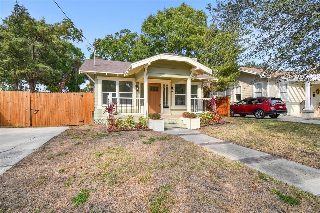 For Sale: $749,000 (3 beds, 2 baths, 1524 Square Feet)