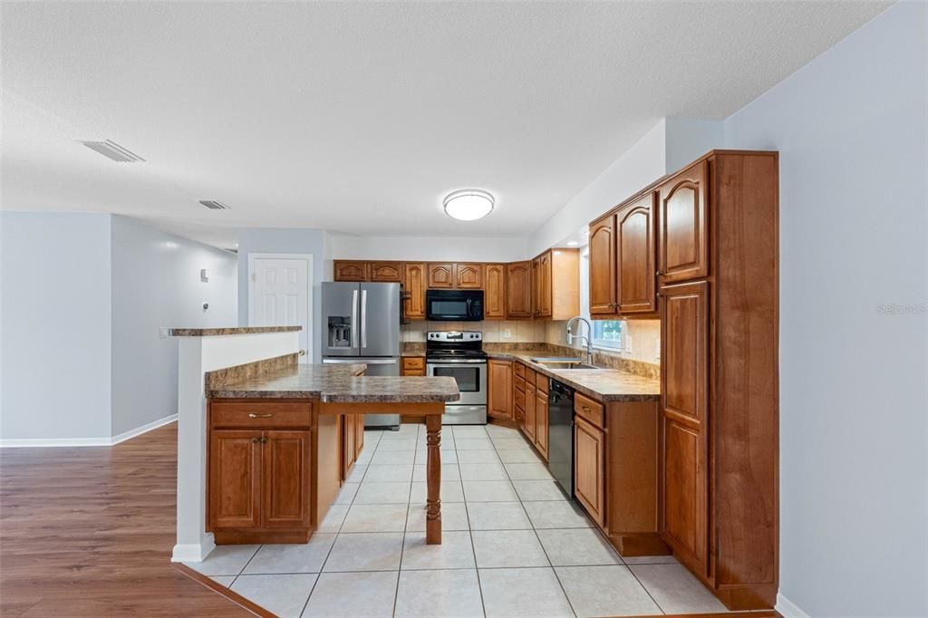 На продажу: $389,900 (3 спален, 2 ванн, 1488 Квадратных фут)