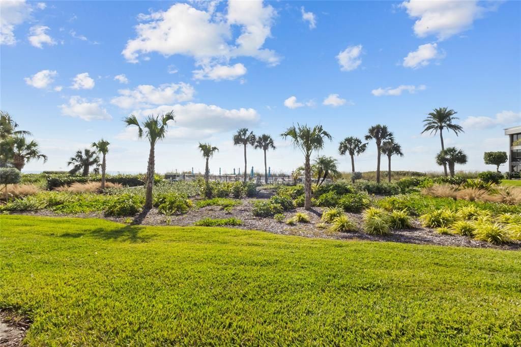 For Sale: $925,000 (2 beds, 2 baths, 1561 Square Feet)