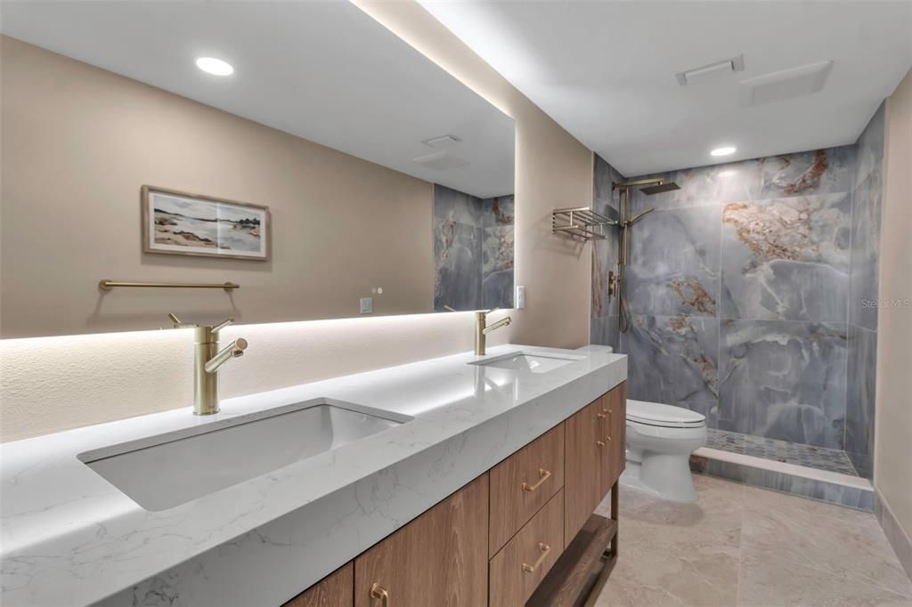 For Sale: $925,000 (2 beds, 2 baths, 1561 Square Feet)