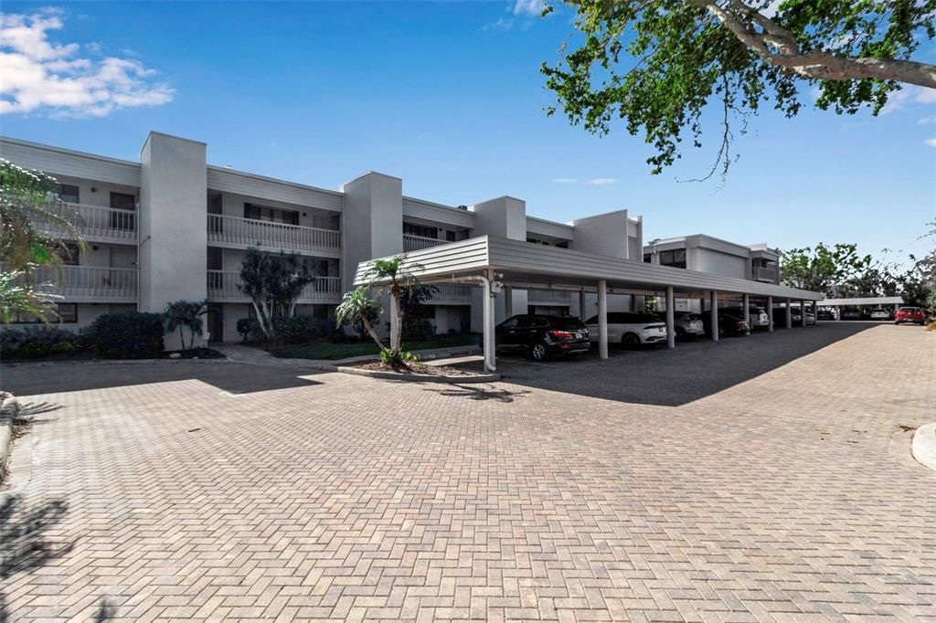 For Sale: $925,000 (2 beds, 2 baths, 1561 Square Feet)