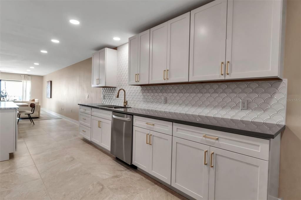 For Sale: $925,000 (2 beds, 2 baths, 1561 Square Feet)