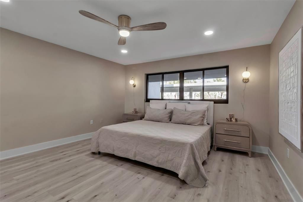 For Sale: $925,000 (2 beds, 2 baths, 1561 Square Feet)