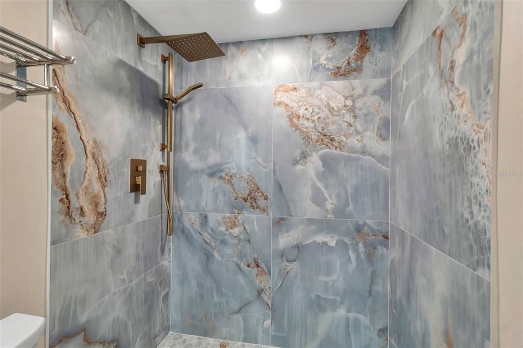 For Sale: $925,000 (2 beds, 2 baths, 1561 Square Feet)