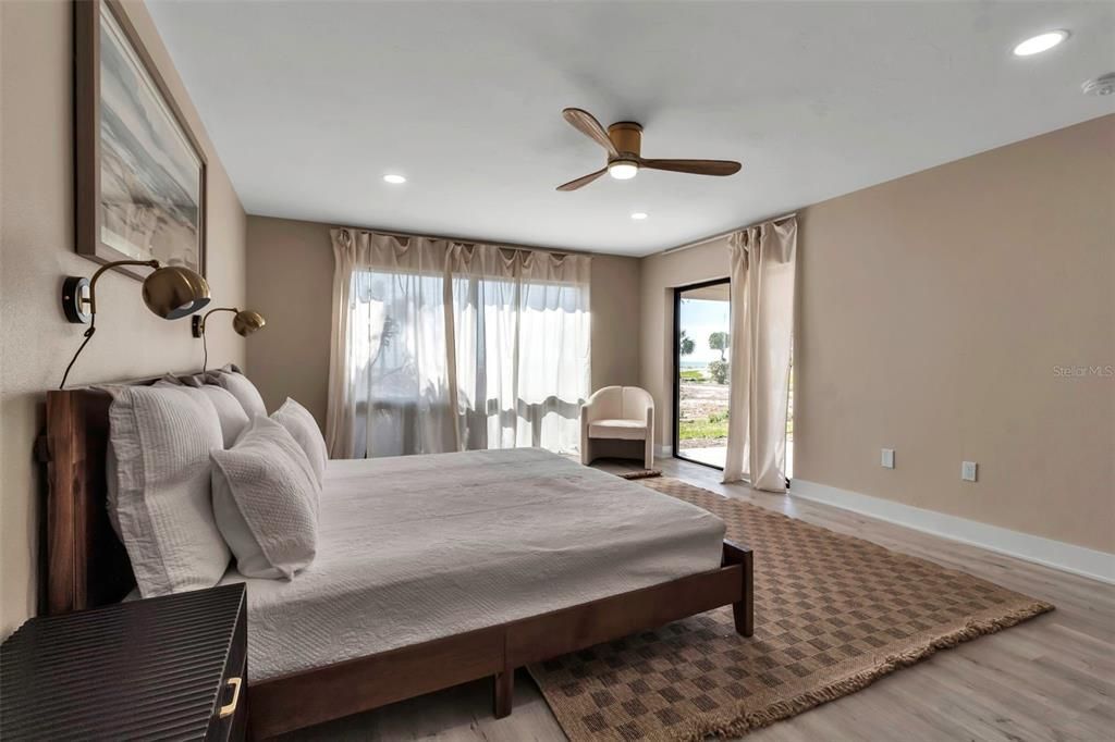 For Sale: $925,000 (2 beds, 2 baths, 1561 Square Feet)