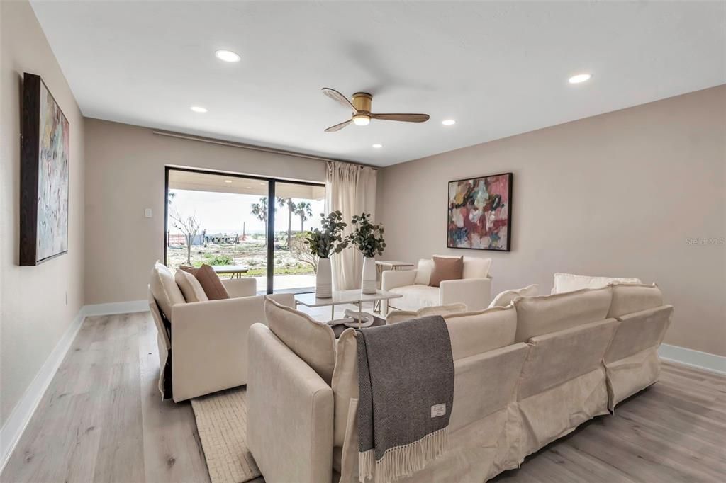 For Sale: $925,000 (2 beds, 2 baths, 1561 Square Feet)