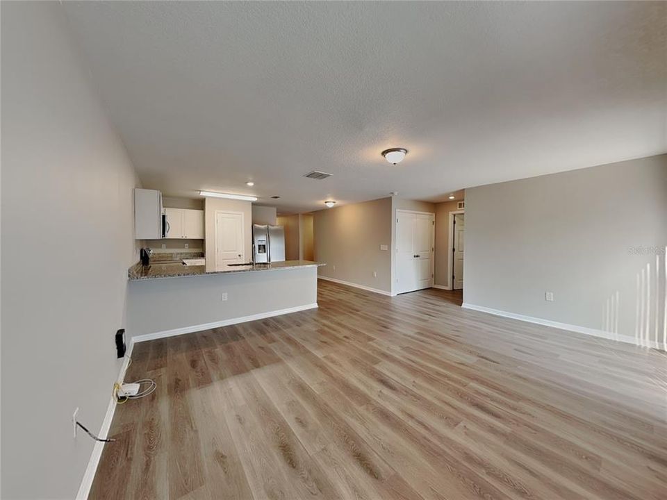 В аренду: $2,049 (4 спален, 2 ванн, 1400 Квадратных фут)