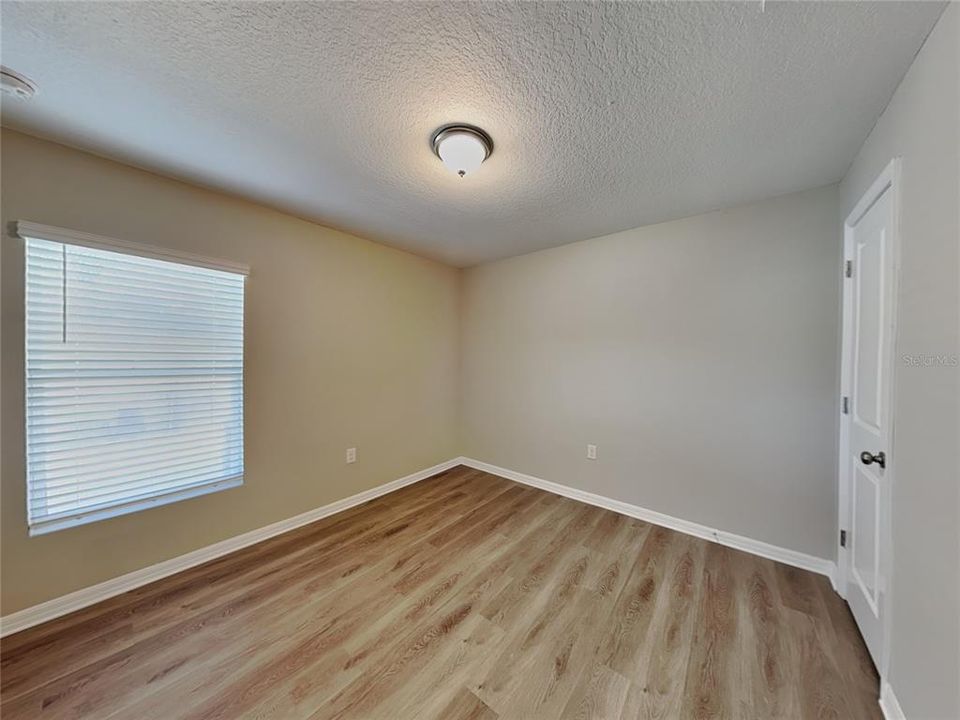 В аренду: $2,049 (4 спален, 2 ванн, 1400 Квадратных фут)