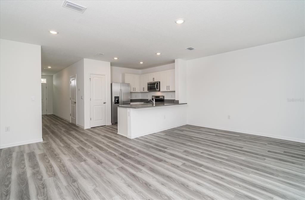 For Rent: $2,200 (3 beds, 2 baths, 1463 Square Feet)