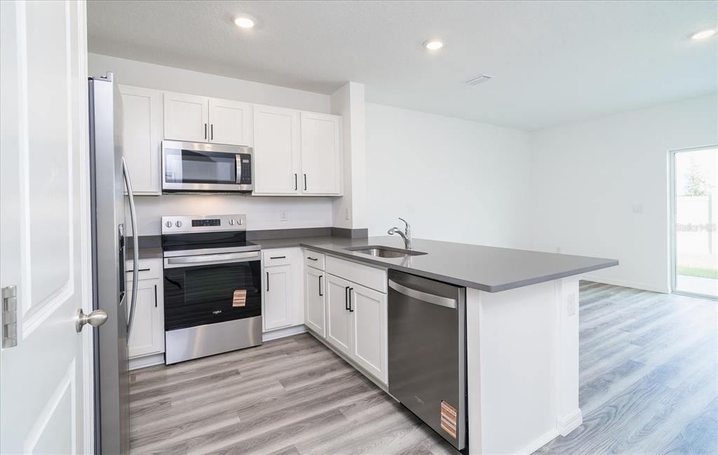 For Rent: $2,200 (3 beds, 2 baths, 1463 Square Feet)