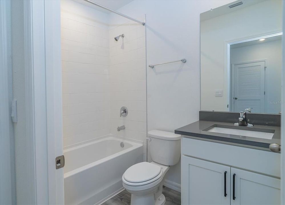 For Rent: $2,200 (3 beds, 2 baths, 1463 Square Feet)