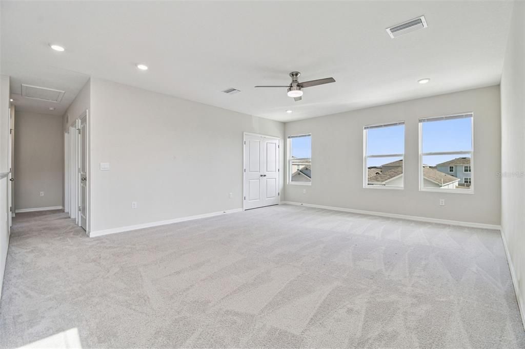 出租: $3,500 (4 贝兹, 3 浴室, 2756 平方英尺)